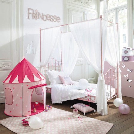 Decoration et mobilier chambre de fille : baldaquin lit princesse ... Decoration chambre fille bebe princesse