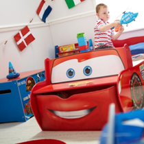 meubles chambre garçon car accessoires deco petit mobilier pas cher cars disney meubler chambre garçon 3 ans, 4 ans, 5 ans, 6 ans, 7 ans, 8 ans.jpg