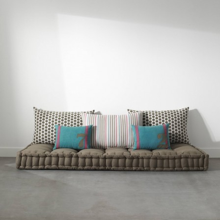 matelas tapissier futon capitonné pour lit banquette sol ou couchage 160 x 190 grand modèle detente ou couchage d'appoint.jpg