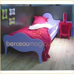 lit forme orignal pour fille disponble en 15 couleurs lit enfant tendance moderne