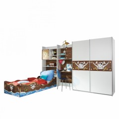 chambre de pirate et corsaire lit de pirate armoire de pirate rangement pirate pour petite chambre.jpg