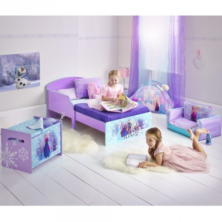 la_reine_des_neiges_meubles_chambre_fille_pas_cher_lit_reine_des_neiges__coffre_a_jouets__fauteuil__rideaux__parure_de_couette__deco_murale__tableaux__sticker__decorer_chambre_reine_des_neiges.jpg