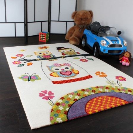 tapis_enfant_ameublement_chambre_pas_cher_tapis_chouette_couleur_sur_balancoire_deco_original_sol_chambre_fille_ou_garcon.jpg