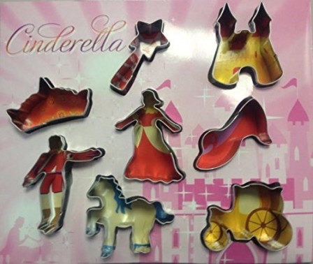 emporte_piece_princesse_pas_cher_gateau_patisserie_deco_pate_a_sucre_biscuit_prince__princesse__couronne__baguette_magique__carosse_et_chateau_anniversaire_fille_princesse.jpg