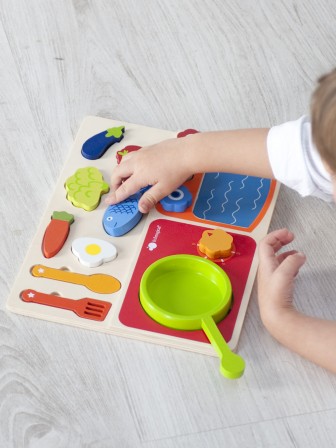 cadeau_puzzle_18_mois_2_ans_puzzle_dinette_en_bois_avec_couvert_aliments_plateau_bois_stimuler_imagination_motricite_imitation_cadeau_original_enfant.jpg