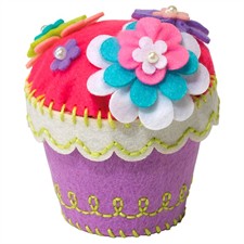 coudre initiation enfant apprendre à coudre boite en feutrine cupcake à coudre avec des pièces matériel fournis pour fabriquer une boîte en forme de cupcake coudre de la feutrine.jpg