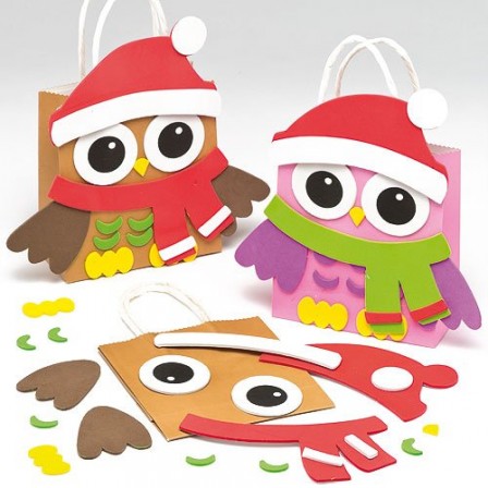 pochette_cadeau_noel_loisirs_creatifs_enfant_collage_pour_faire_paquet_cadeau_activites_manuelles_et_materiel_noel_cadeaux_pas_cher.jpg