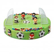 gateau foot avec personnage joueurs et cage de but gateau patisserie original football.jpg