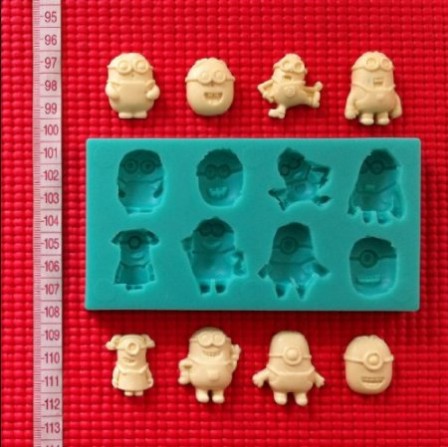moule_fondant_moi_moche_et_mechant_moulage_gateau_chocolat_pate_a_sucre_personnages_moi_moche_et_michant.jpg