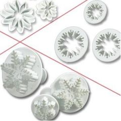emporte pièce forme de noel avec poussoir utilisatin facile pour création deco gâteau.jpg