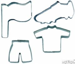 anniversaire football emporte pièce foot pour biscuits et gâteau anniversaire deco foot drapeau tee shirt short et basket