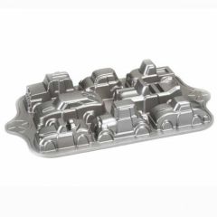 moule gâteau voiture véhicule en fonte aluminium facile à démouler nordic ware moule enfant gateau original garçon fille.jpg