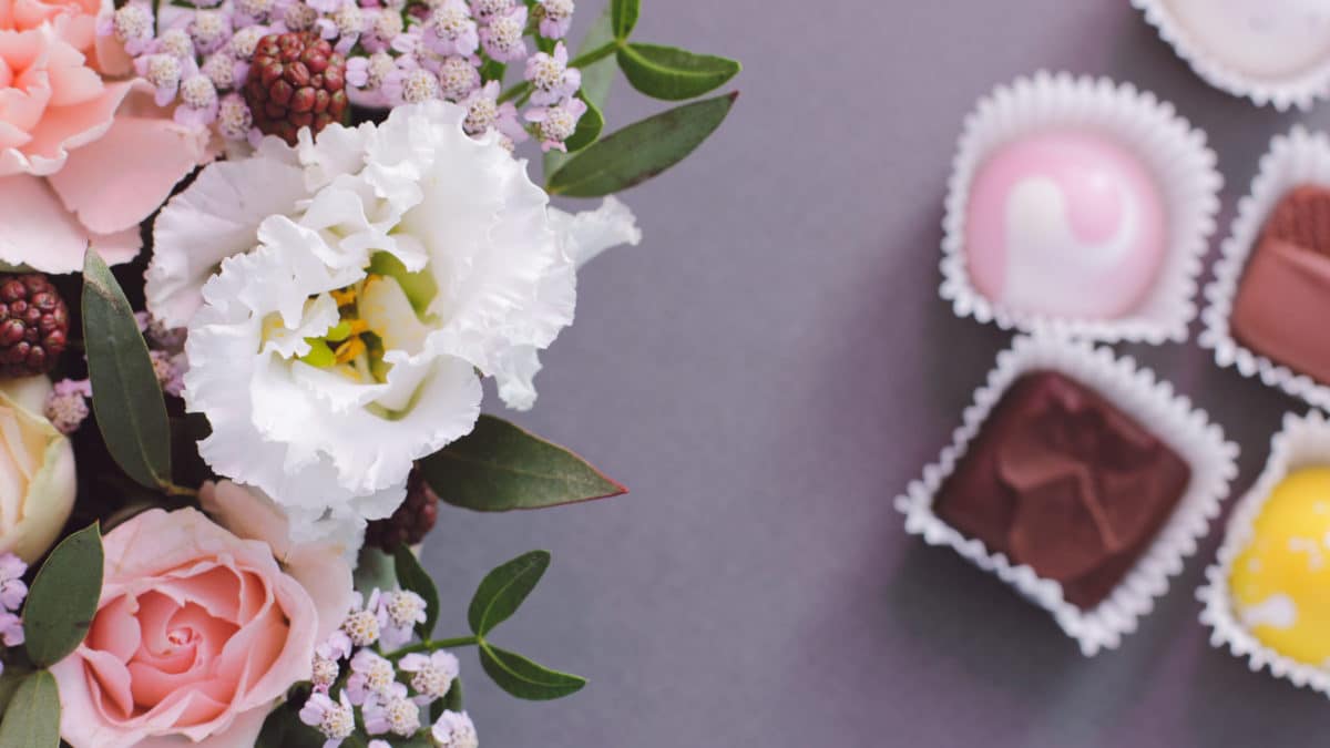 Fête des mères : idée bricolage avec les enfants pour offrir un cadeau aux mamans – cache pot de fleur ou plante et loisirs créatifs fête des mères