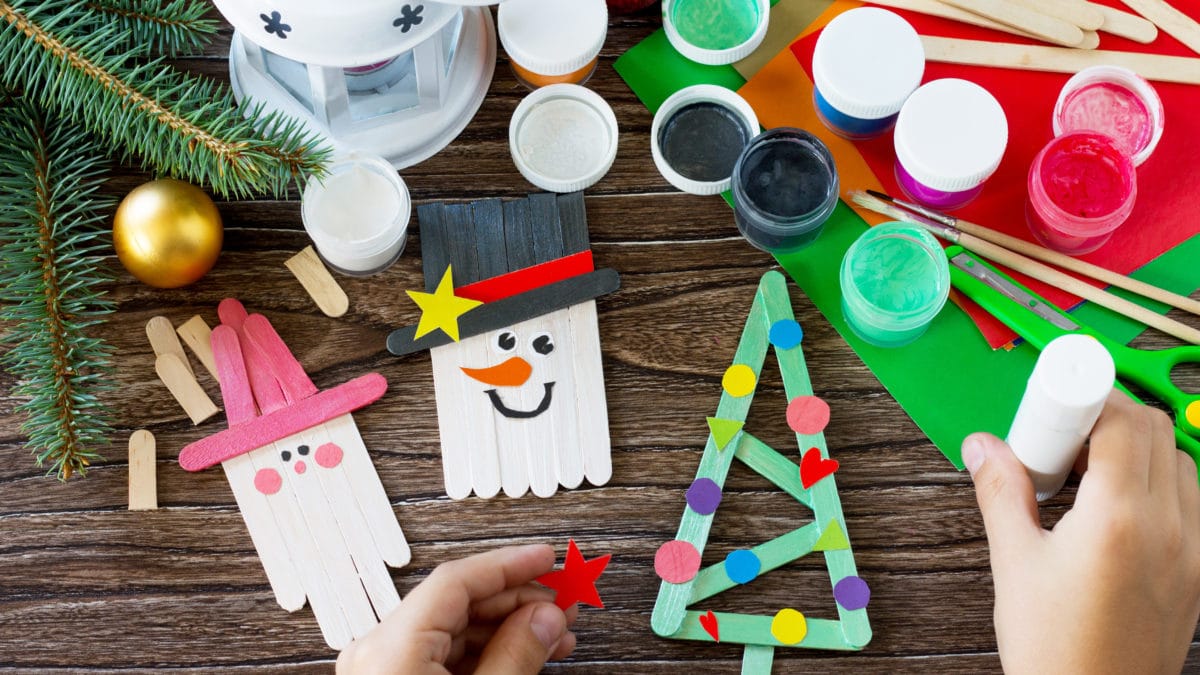 Décorer son sapin de noël avec des objets fabriqués par les enfants : noel idées de bricolage facile