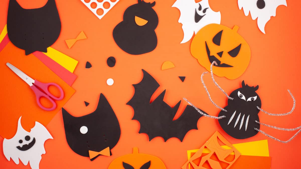 fabriquer de la décoration pour Halloween, une araignée en carton – Bricolage, activités manuelles avec les enfants pour Halloween