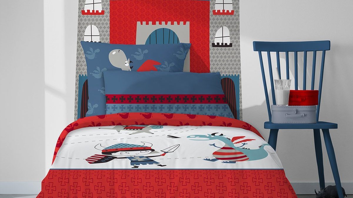 Meubles pour chambre de chevalier : le lit pour enfant de chevalier et tête de lit en forme de donjon