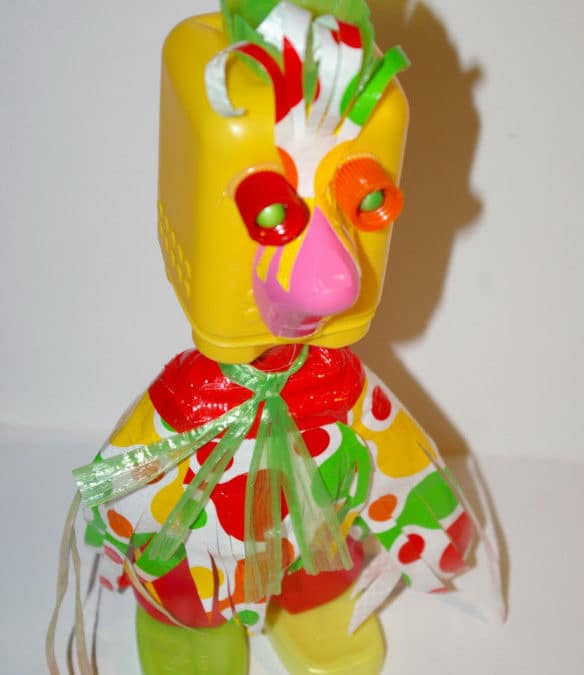 Pâques : bricolage enfant avec du matériel de récup : la poulette ; idée créative pour enfant de maternelle, activités de Pâques
