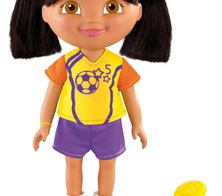 Idée cadeau pour un anniversaire d’enfant  : Dora, 4 poupées collection du monde