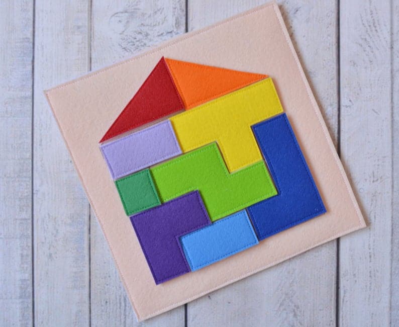 page de jeu en feutrine pour les petits maternelles cadeau noel anniversaire 2 ans 3 ans 4 ans