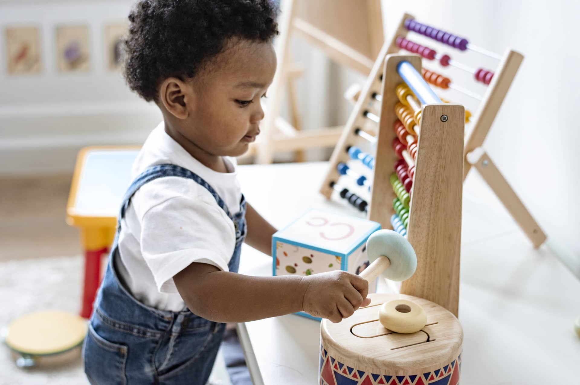 10 Idees Cadeaux Jeux Et Jouets En Bois Kid S Concept Un Max D Idees