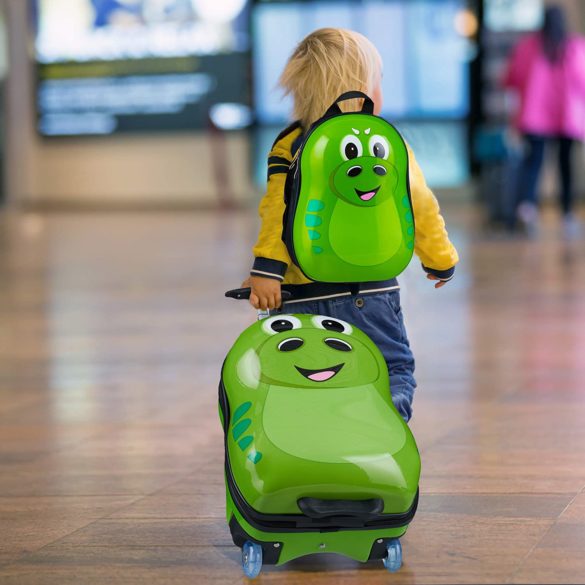 enfant tire une valise