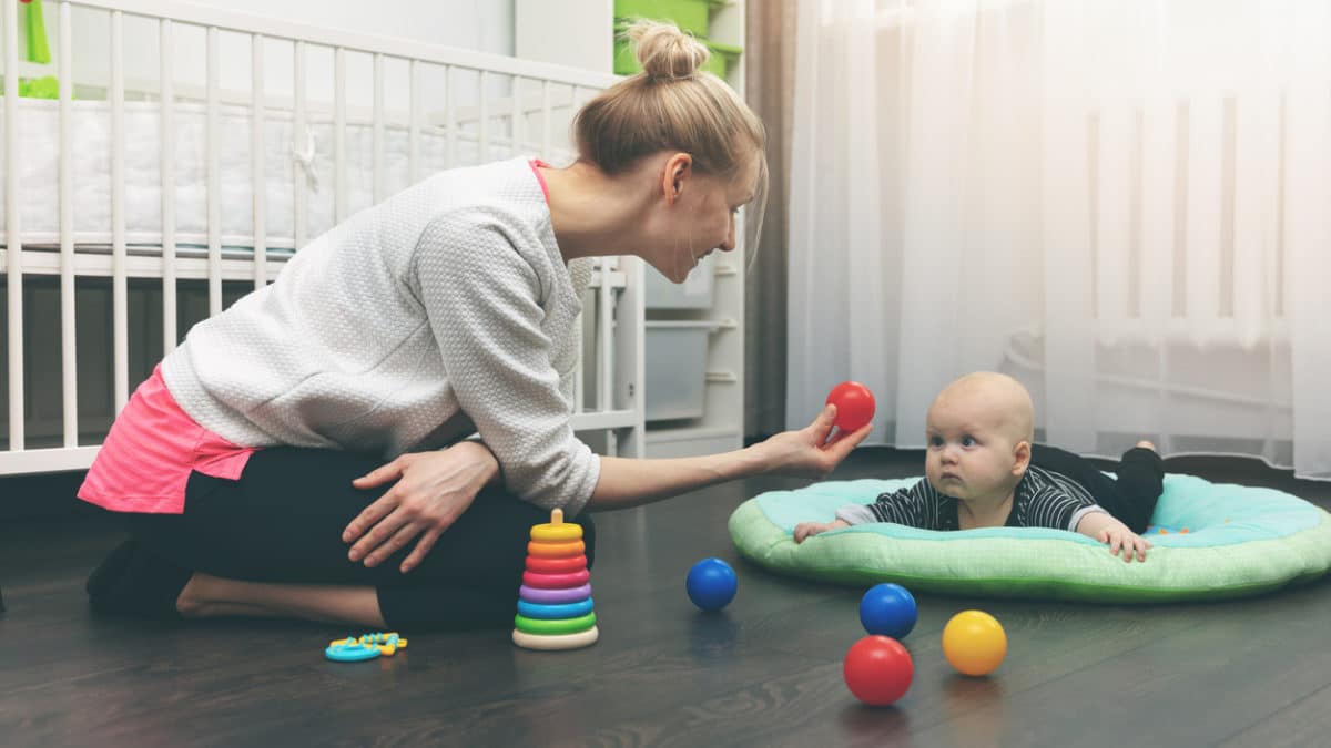 Comment devenir nounou à domicile ?
