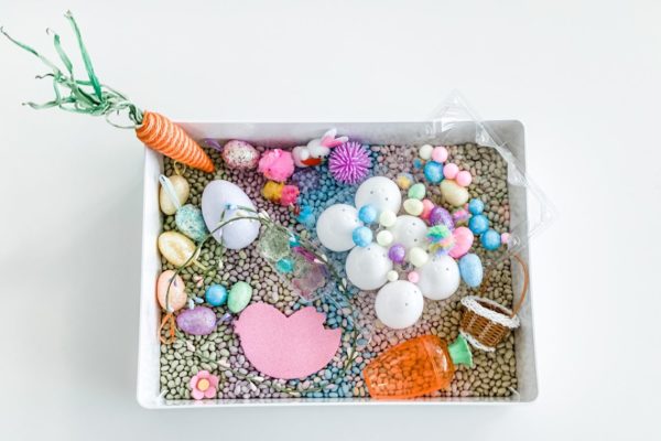 Bac Sensoriel De Paques Inspiration Montessori Un Max D Idees