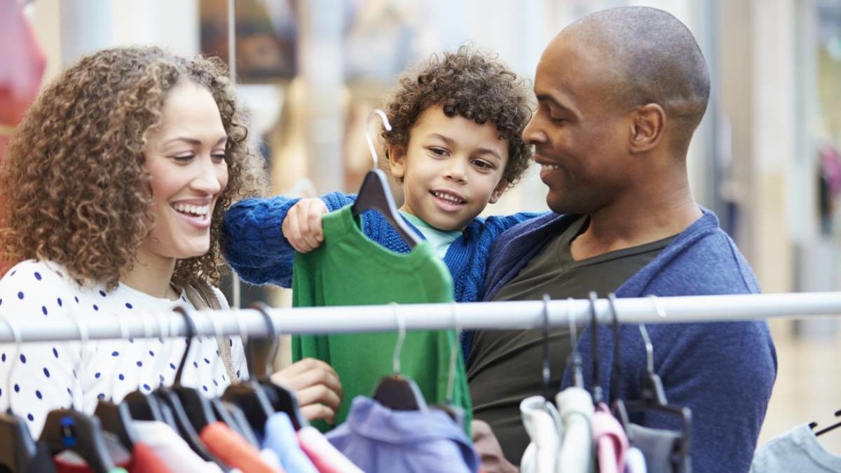 Ces vêtements pratiques et mode pour les enfants