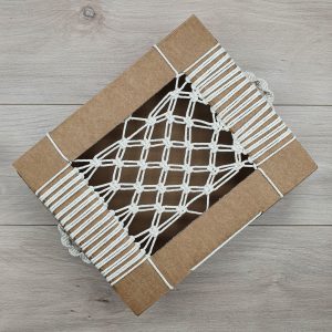 boite recyclé avec fil blanc
