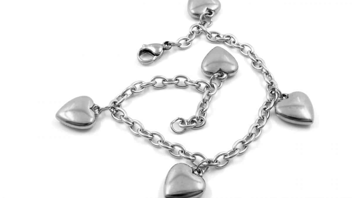 Pourquoi opter pour les bijoux en acier inoxydable ?