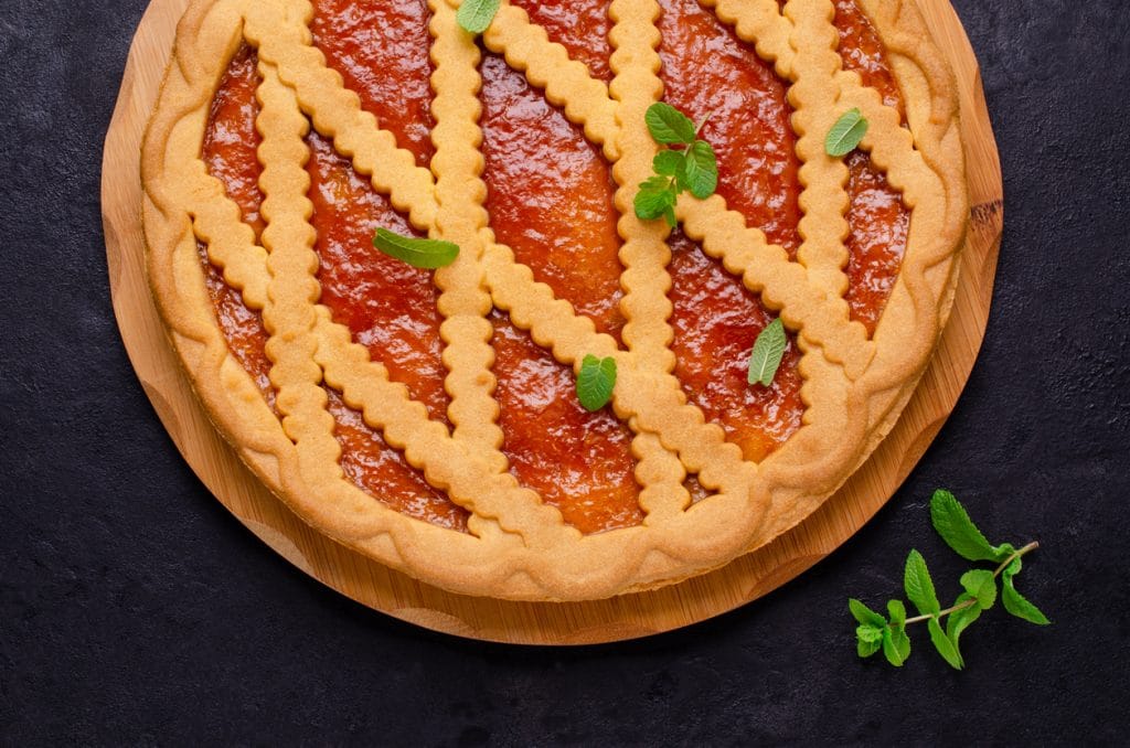 tarte à la confiture avec quadrillage pâte