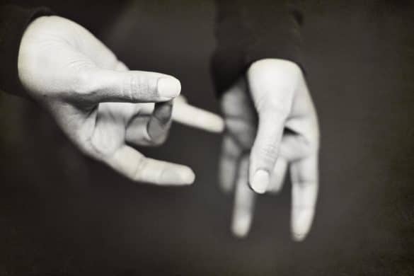 mains et langue des signes