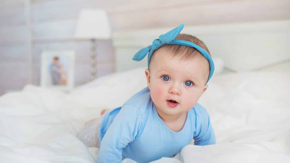De belles tenues de naissance pour votre fille