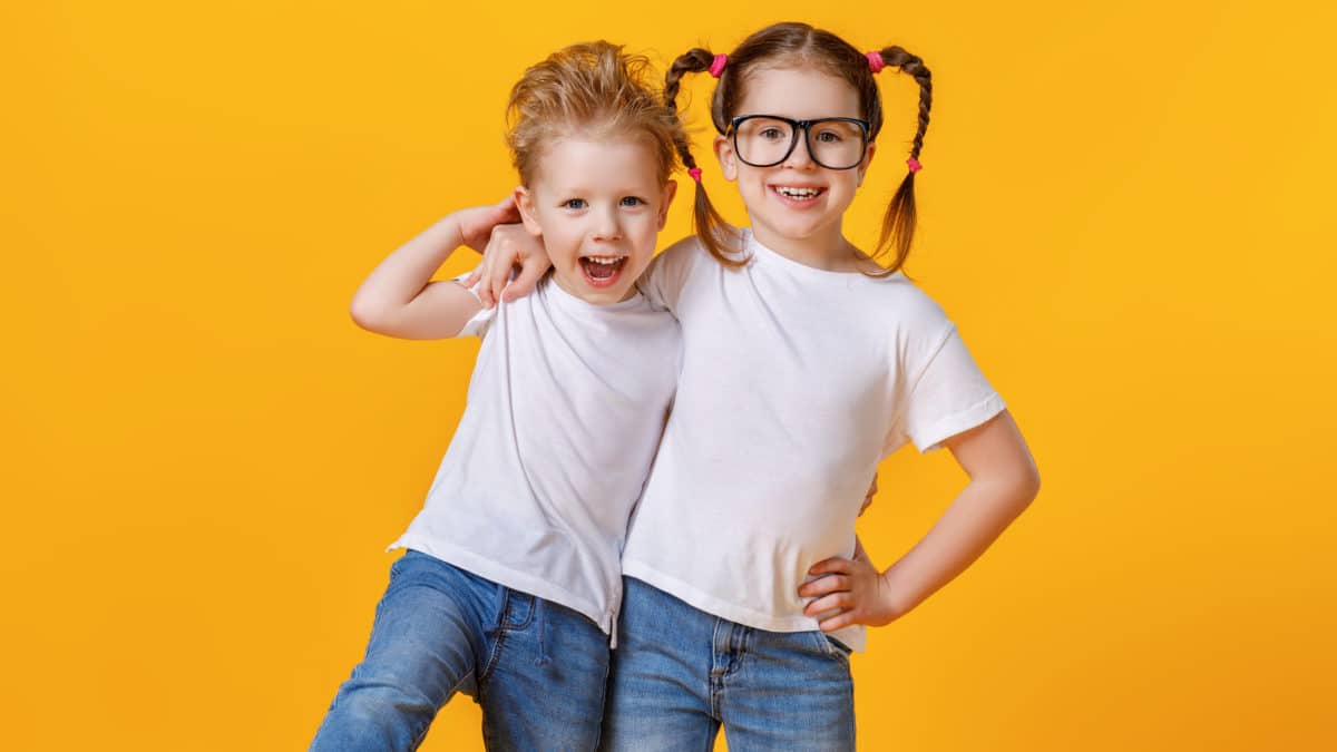T-shirt uni : comment le choisir pour son enfant ?
