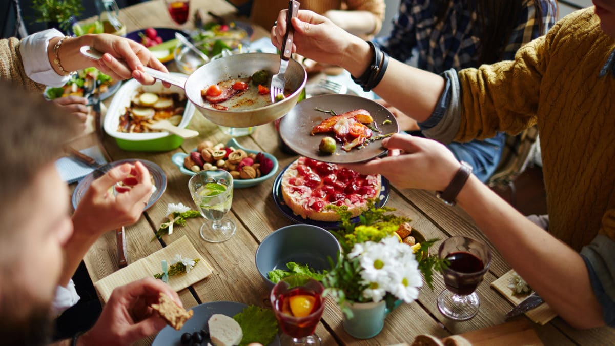 Dîner improvisé entre amis : que servir ?