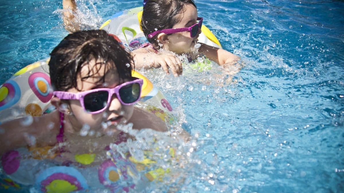 4 conseils pour protéger les yeux de vos enfants cet été